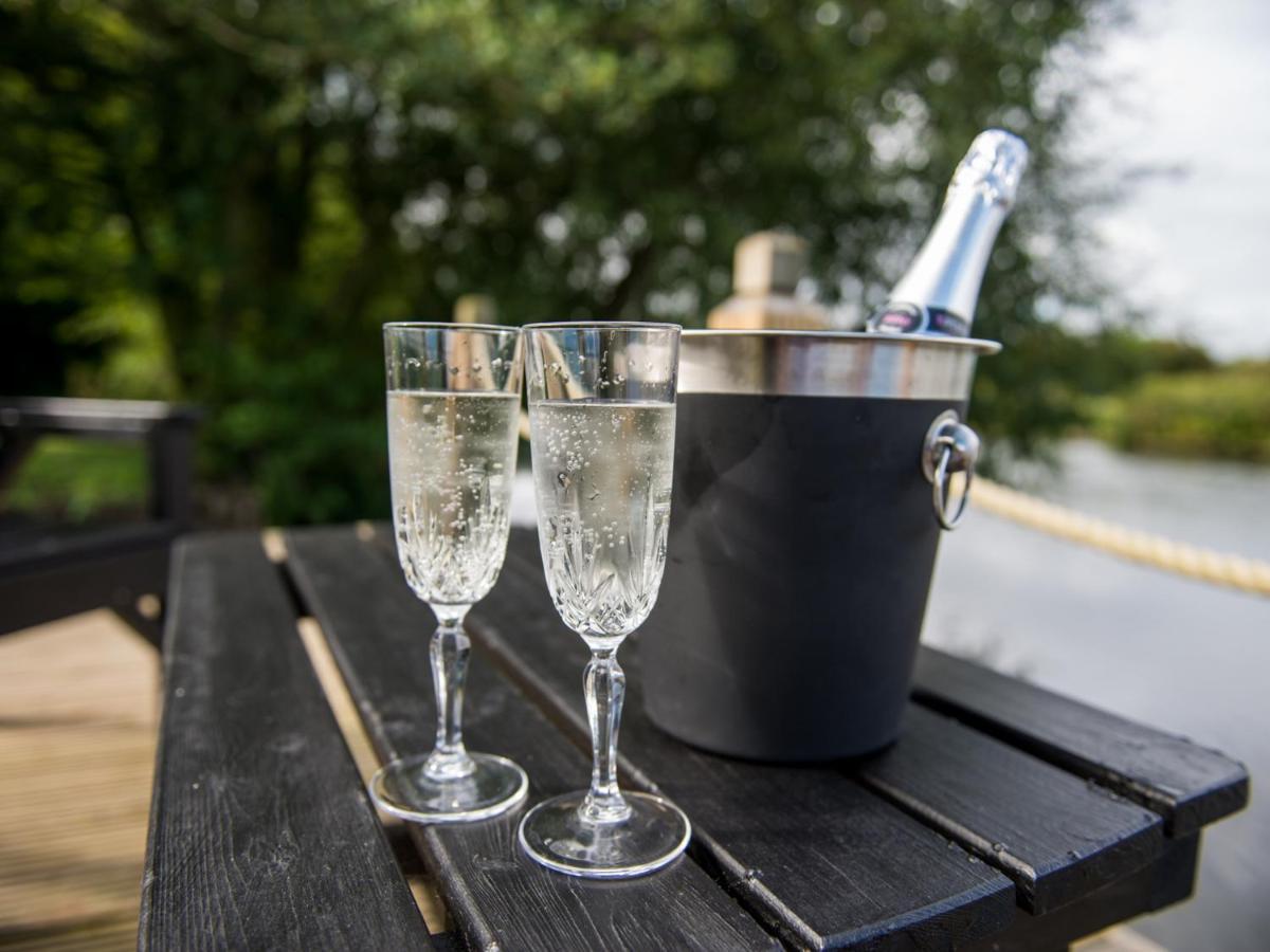 The Waters Edge Guest House Stratford-upon-Avon Ngoại thất bức ảnh
