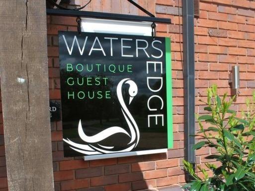 The Waters Edge Guest House Stratford-upon-Avon Ngoại thất bức ảnh